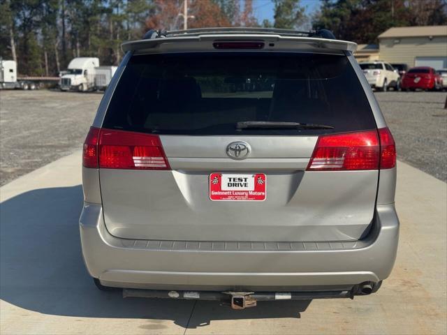 2005 toyota sienna le
