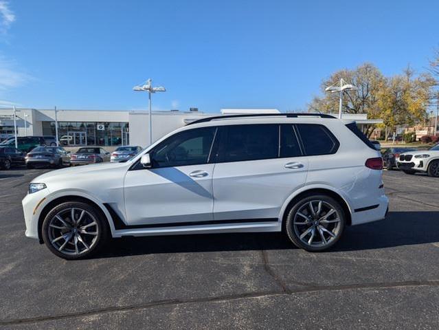 2022 bmw x7 m50i