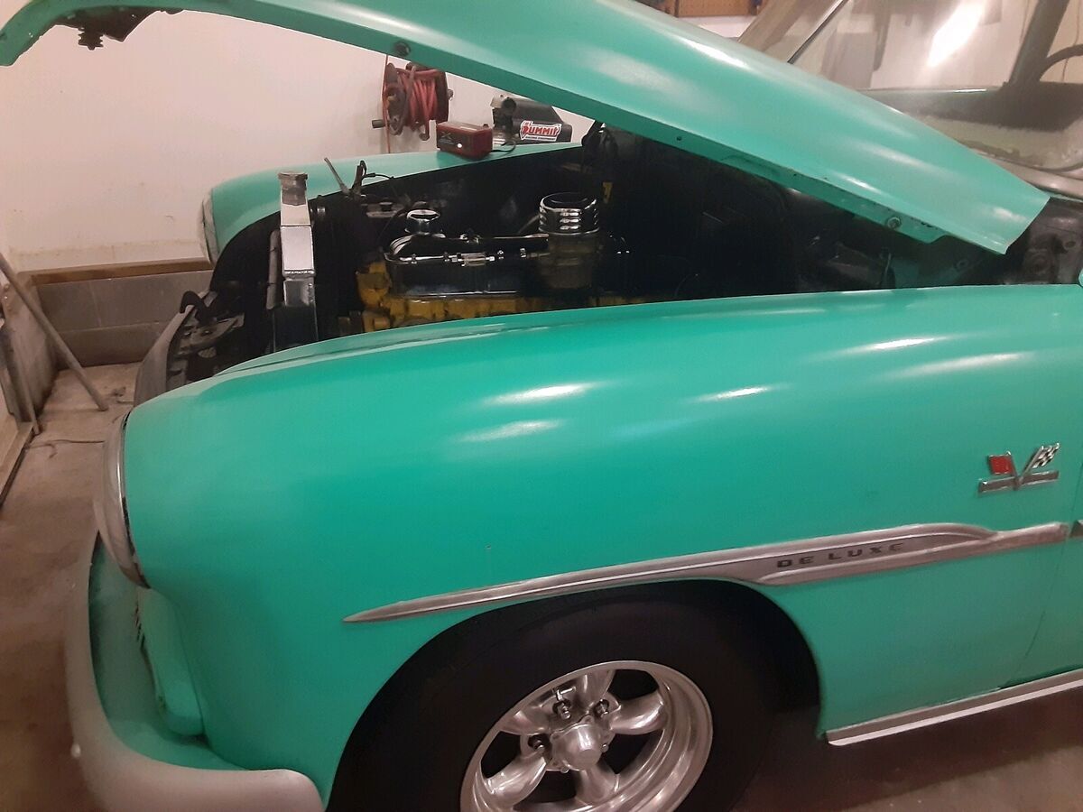 1951 chevrolet deluxe sedan green rwd manual