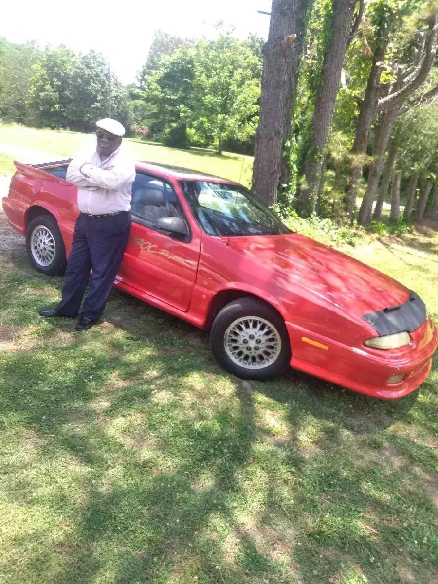 1993 dodge daytona hatchback red es