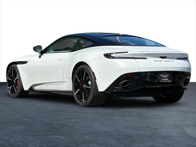 2022 aston martin db11 base