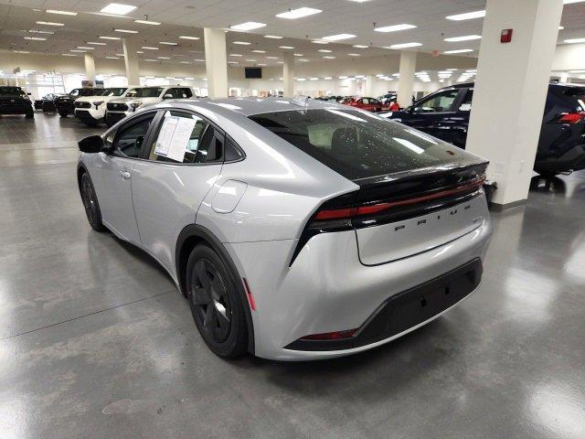 2024 toyota prius le