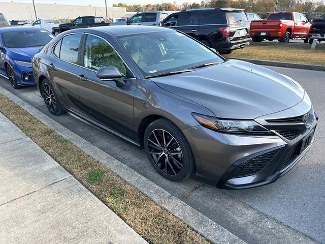 2024 toyota camry se