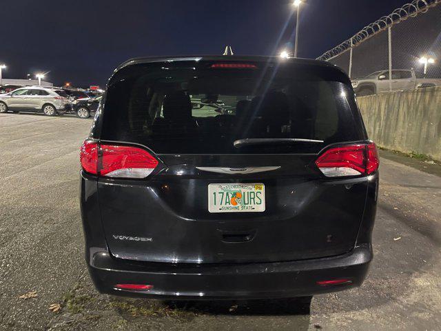 2024 chrysler voyager lx