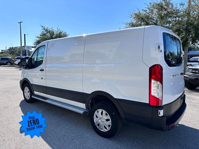 2022 ford transit-250 base