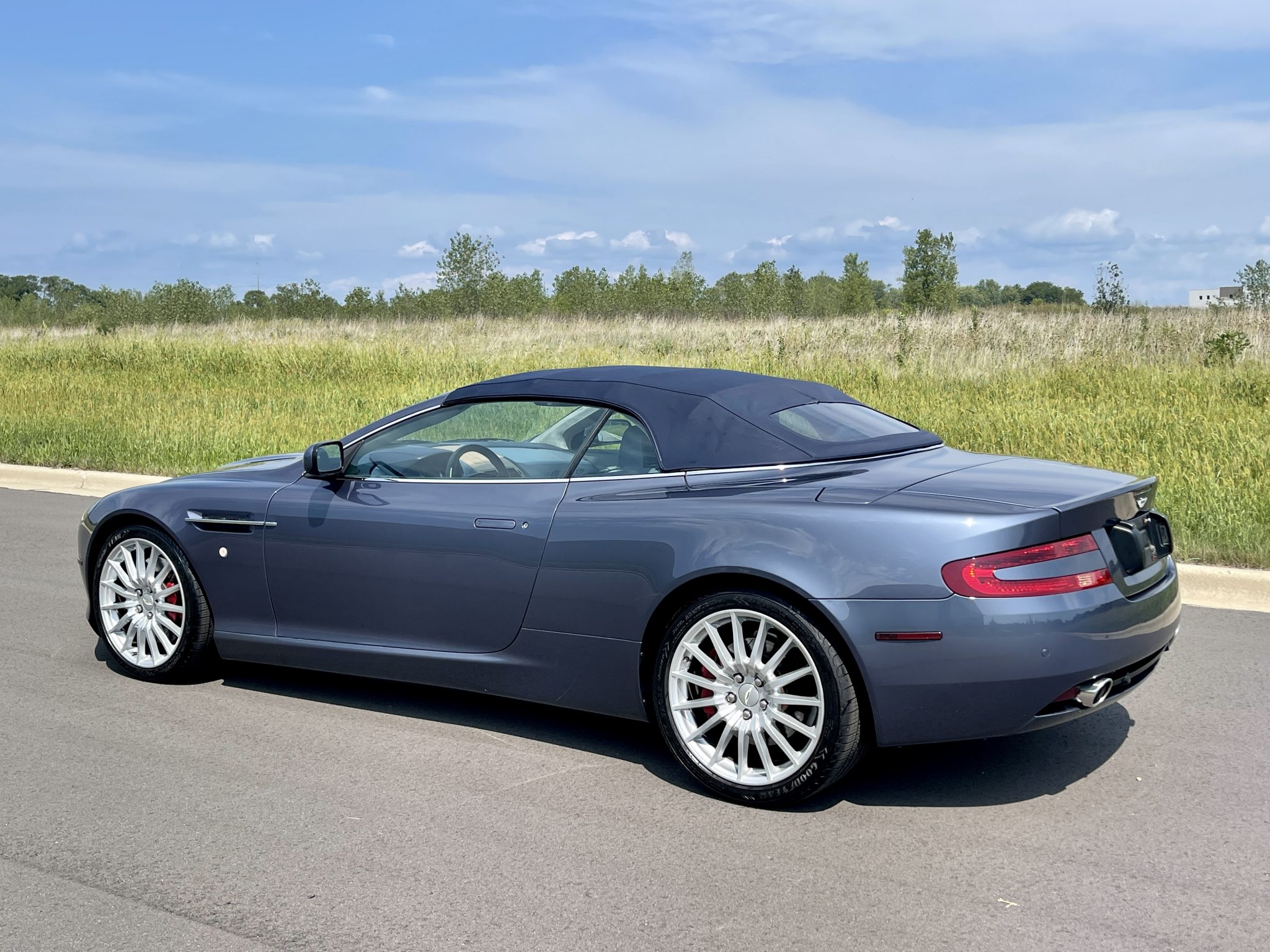 2006 aston martin db9 volante
