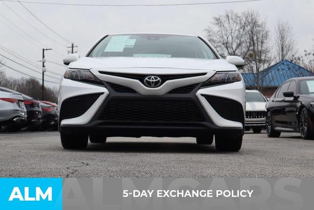 2022 toyota camry se
