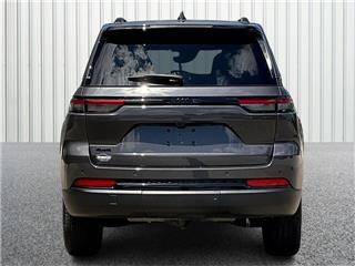2022 Jeep Grand Cherokee laredo