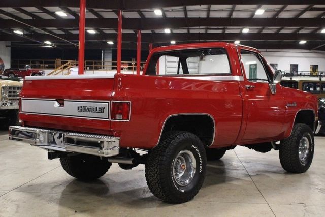 1986 chevrolet k-10 51042 miles apple red pickup truck v8 4 speed manual