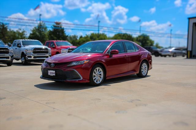 2021 toyota camry le