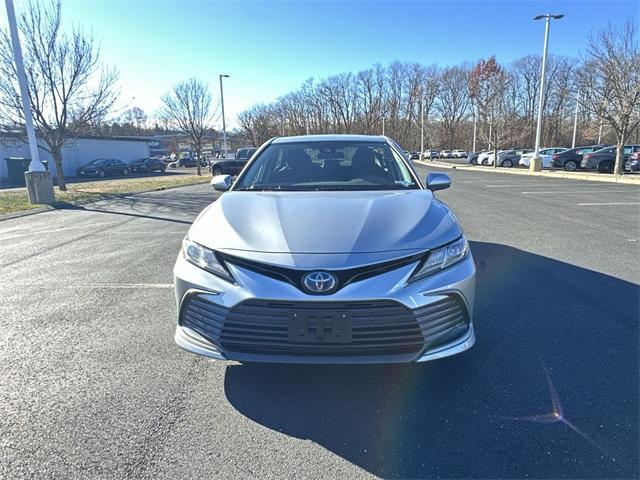 2022 toyota camry hybrid le