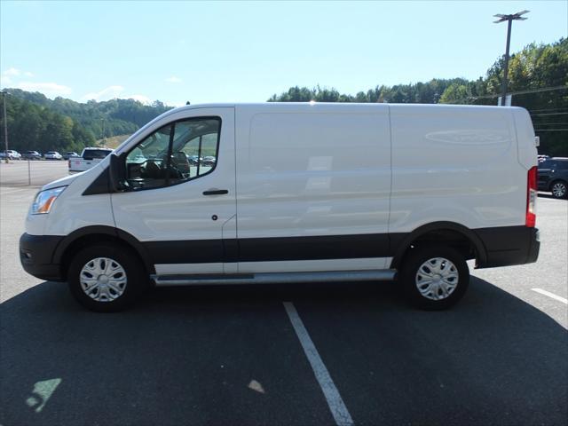 2022 ford transit-150 base