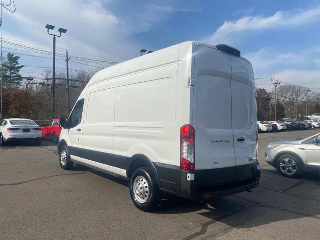 2022 ford transit-250 base