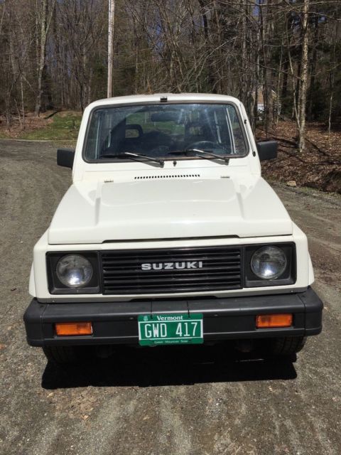 1988 suzuki samurai tin top, excellent condition, low miles, ac, rust free