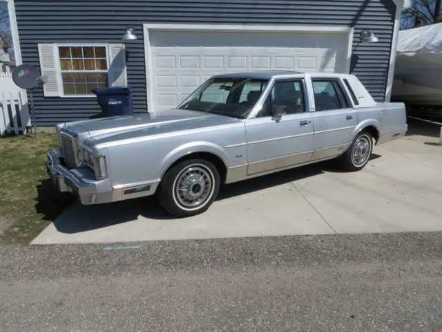 1987 lincoln town car signature sedan 4 door no reserve