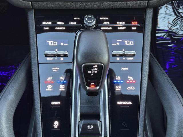 2021 porsche cayenne base