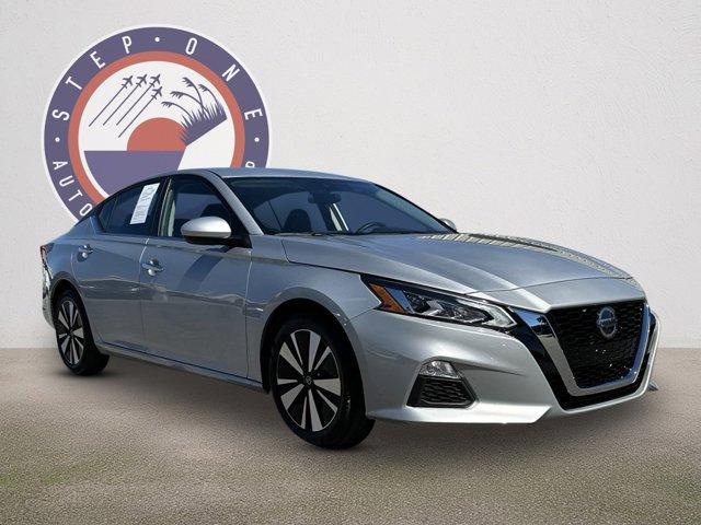 2022 nissan altima 2.5 sv