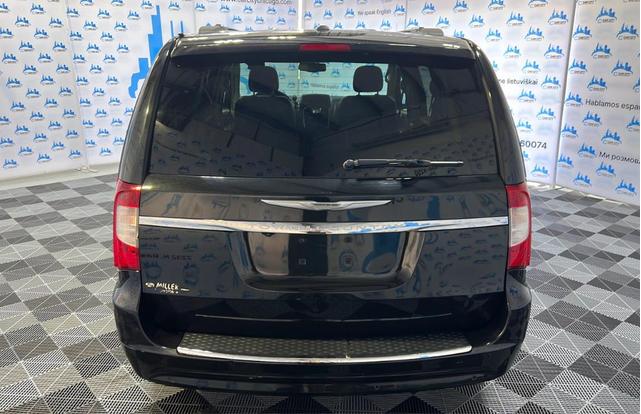 2013 chrysler town & country touring-l