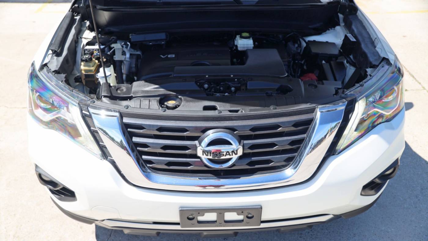 2017 nissan pathfinder sv