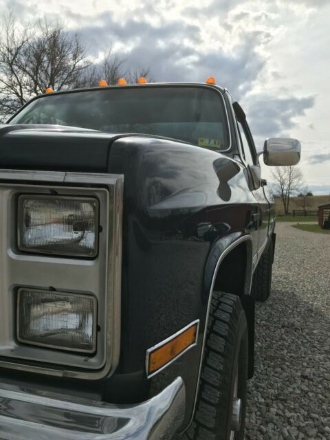87 chevrolet k30 (v30)