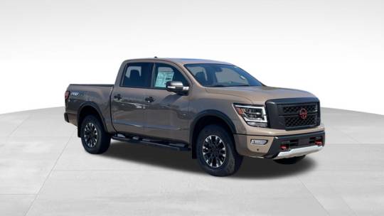 2024 Nissan Titan pro-4x baja storm