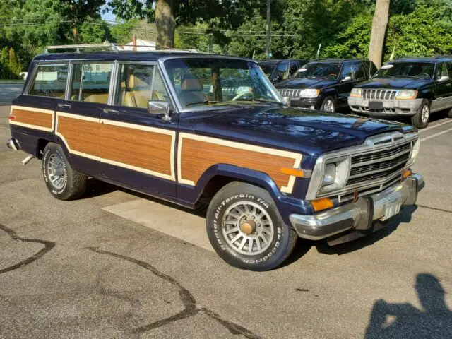 1987 jeep grand wagoneer automatic with 4x4 and 5.9-litre v-8