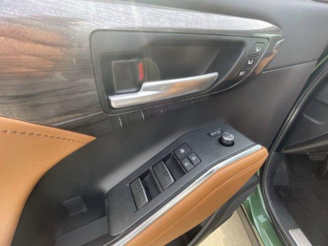 2023 toyota highlander platinum