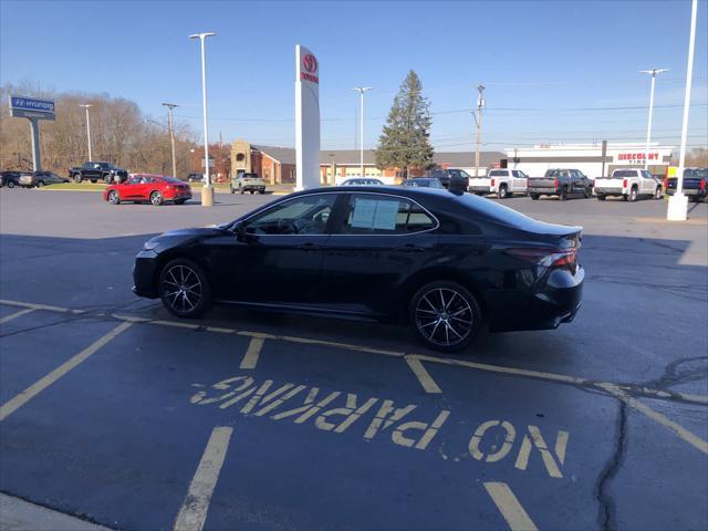 2021 toyota camry se