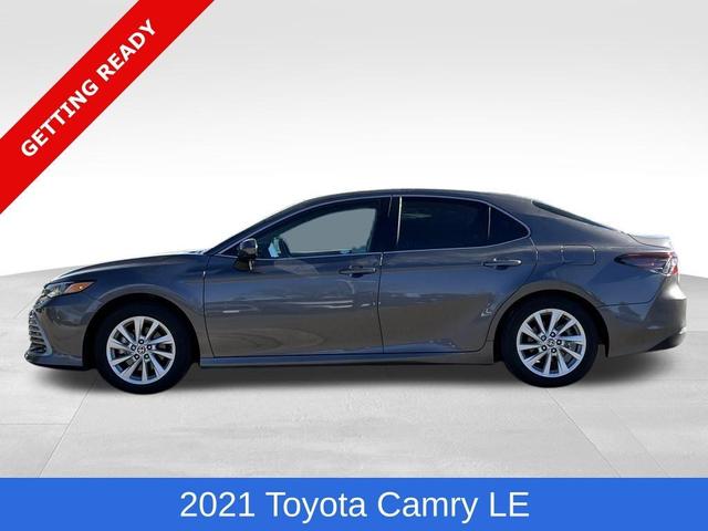 2021 toyota camry le