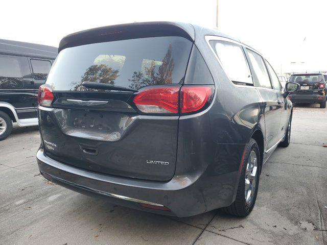 2017 chrysler pacifica limited