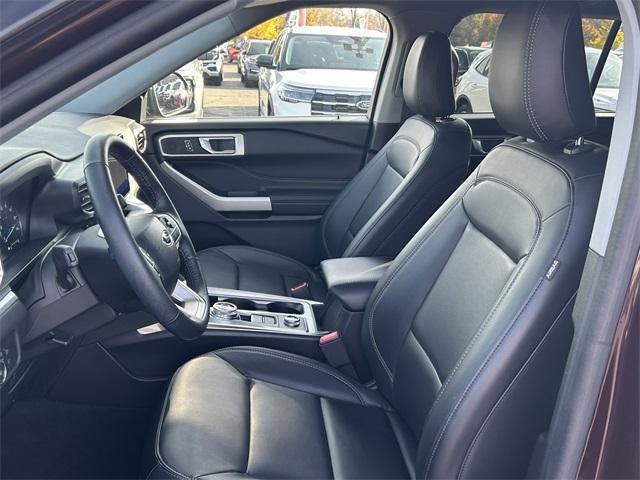 2022 ford explorer xlt