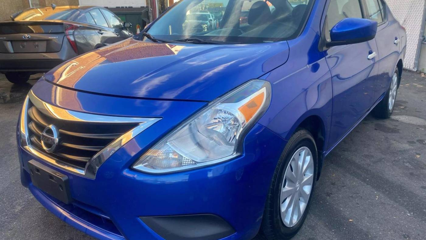 2017 nissan versa