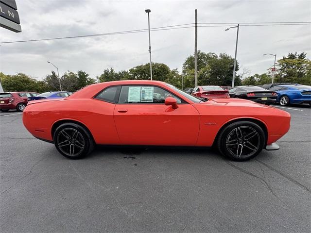 2022 dodge challenger r/t