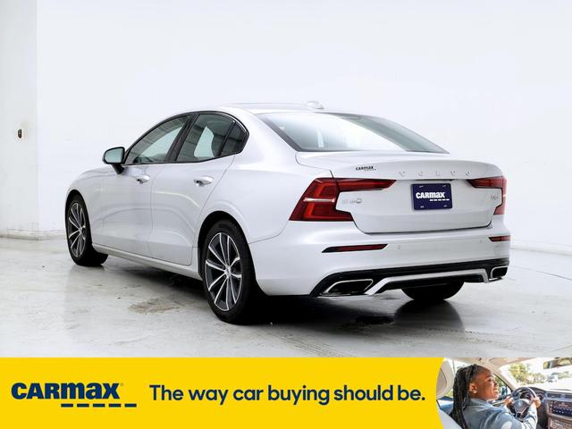 2022 volvo s60 b5 momentum
