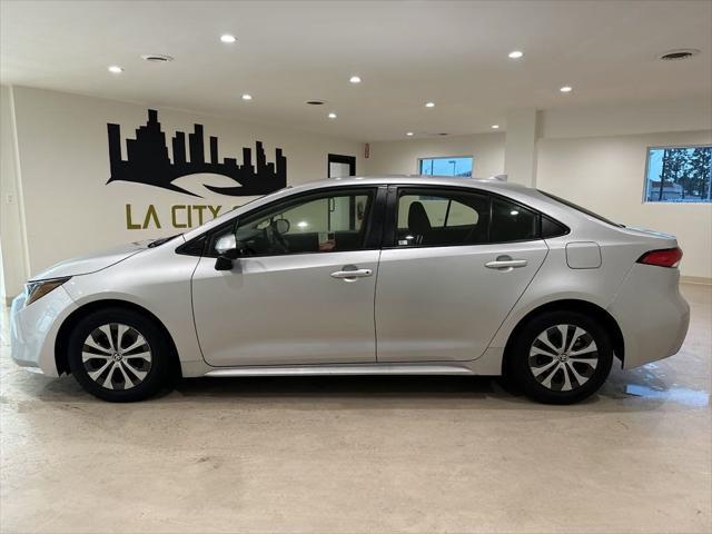 2022 toyota corolla hybrid le