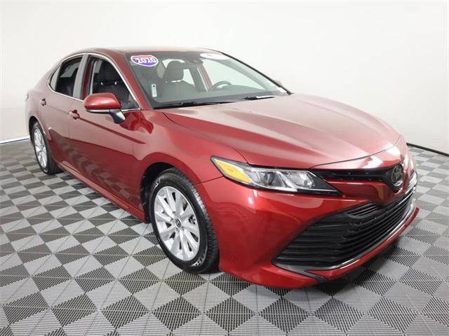 2020 toyota camry le