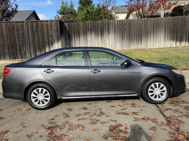 2013 toyota camry le