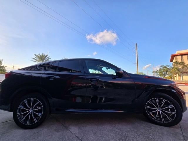 2022 bmw x6 m50i