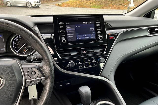 2021 toyota camry le