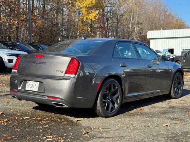 2022 chrysler 300 s