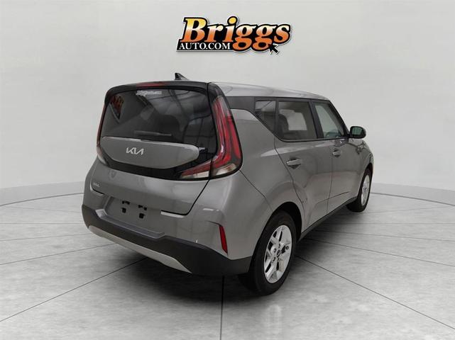 2023 kia soul lx