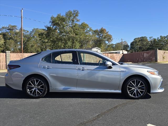 2021 toyota camry hybrid xle