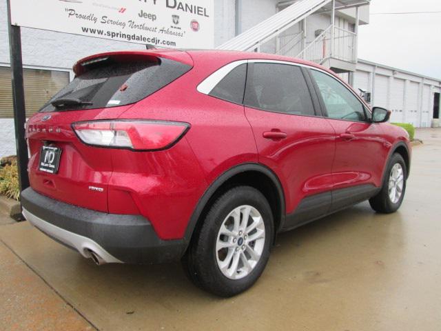 2021 ford escape se