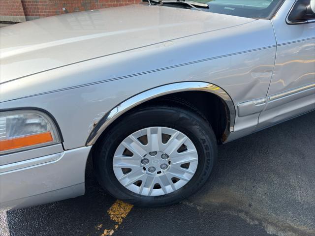 2004 mercury grand marquis gs
