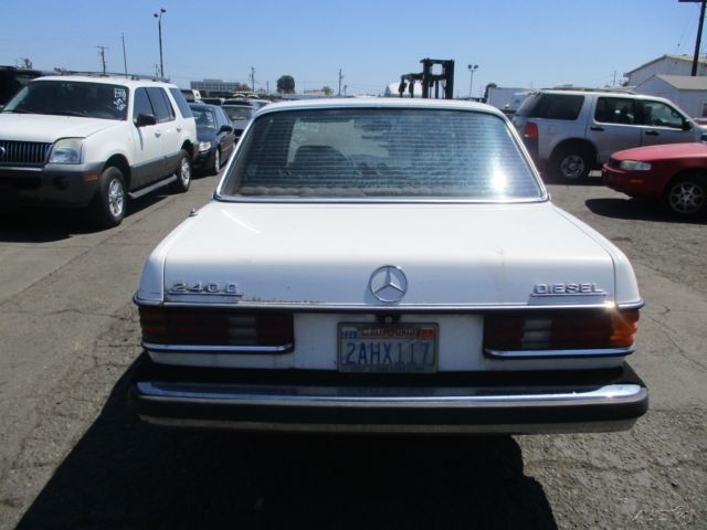 c 1982 mercedes-benz 240 4 dr diesel used 2.4l i4 8v automatic no reserve
