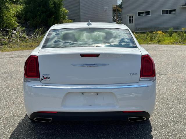 2022 chrysler 300 touring