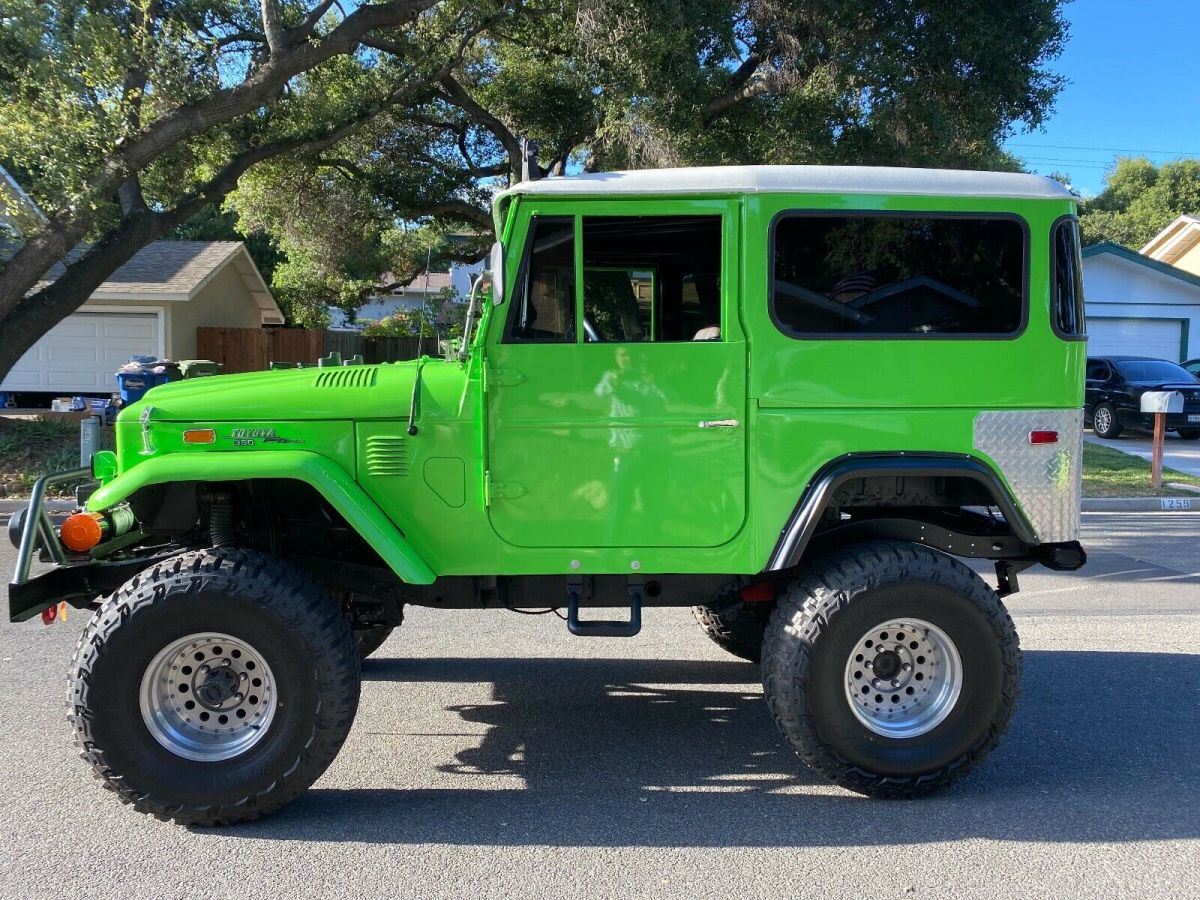 lifted 1973 fj40 toyota land cruiser, new 35" tires and wheels, built 350, beast