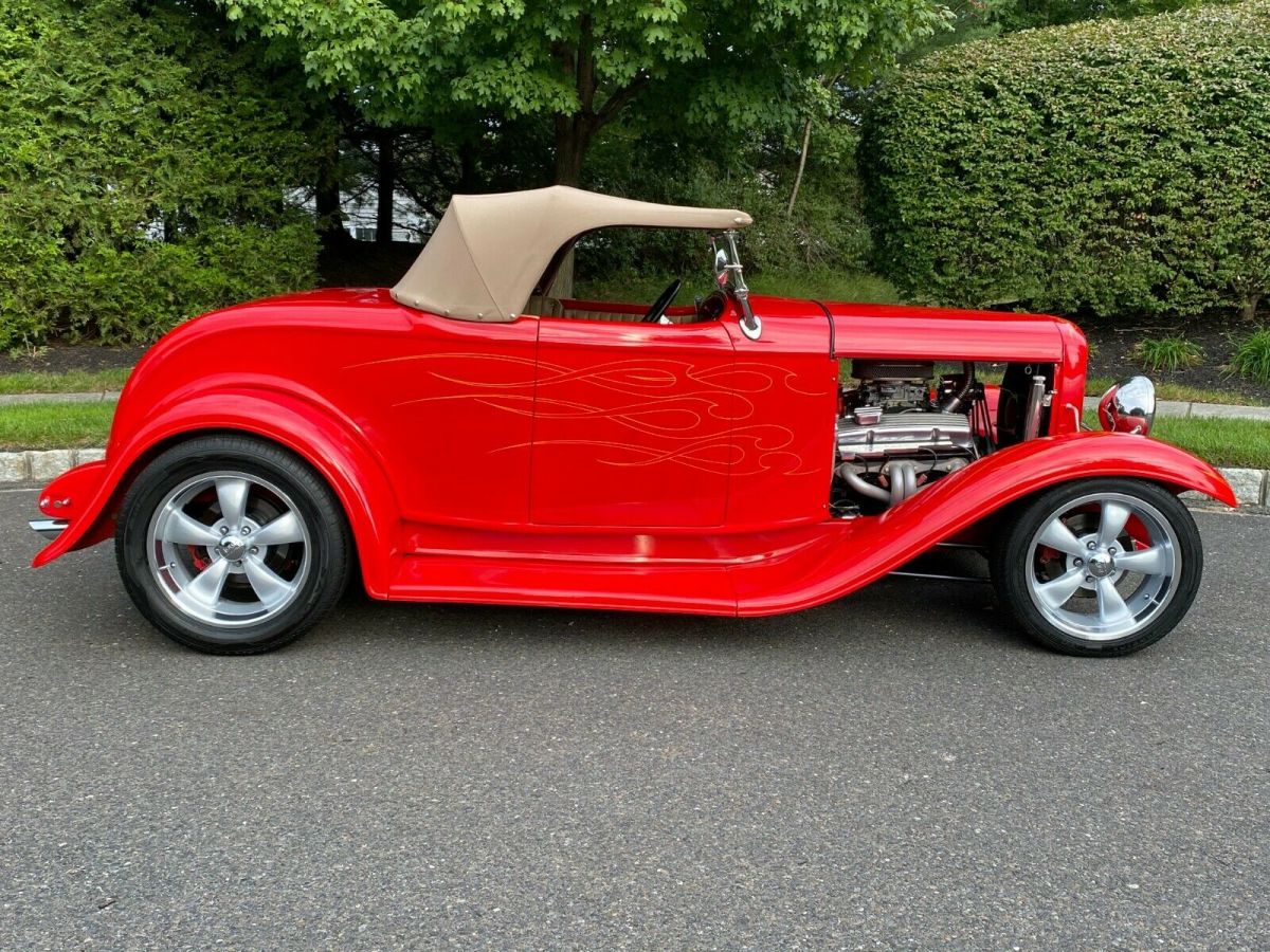 1932 ford roadster 350 chevy frame up 4-link coil over wow must see no reserve!
