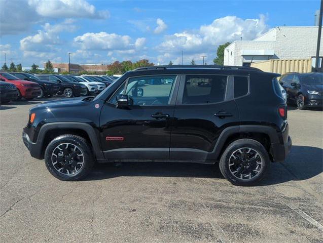 2023 jeep renegade trailhawk