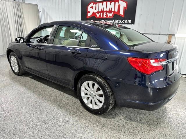 2011 chrysler 200 lx